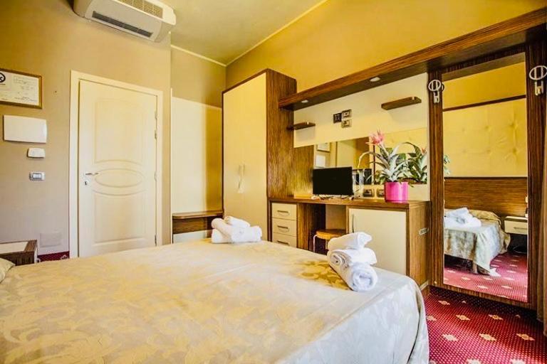 Emotion Vacanze Чезенатико Экстерьер фото